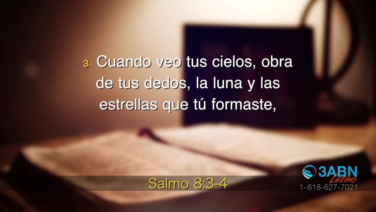 A passage from Psalms is displayed in Spanish, overlaid on a soft, blurred background. The 3ABN Latino logo is visible in the lower right corner.
