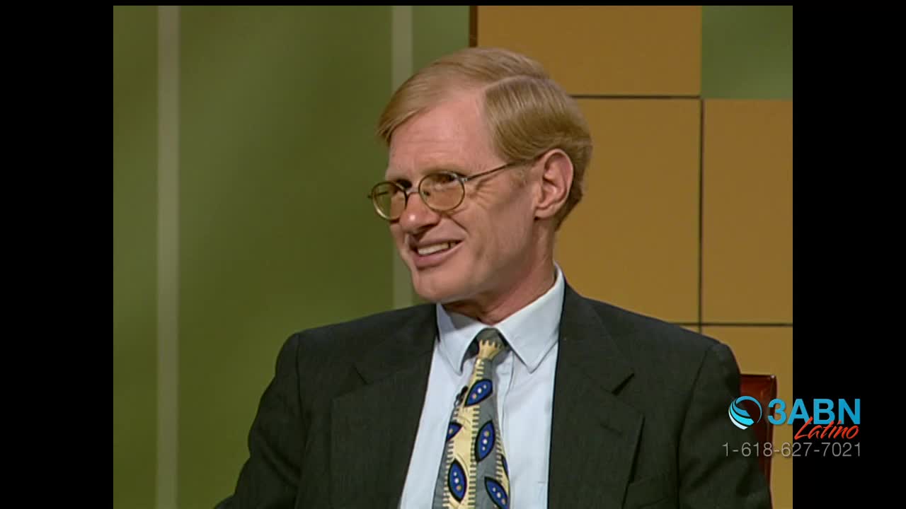 A man with light hair and glasses smiles, wearing a dark suit and a patterned tie. The 3ABN Latino logo appears in the lower right corner.