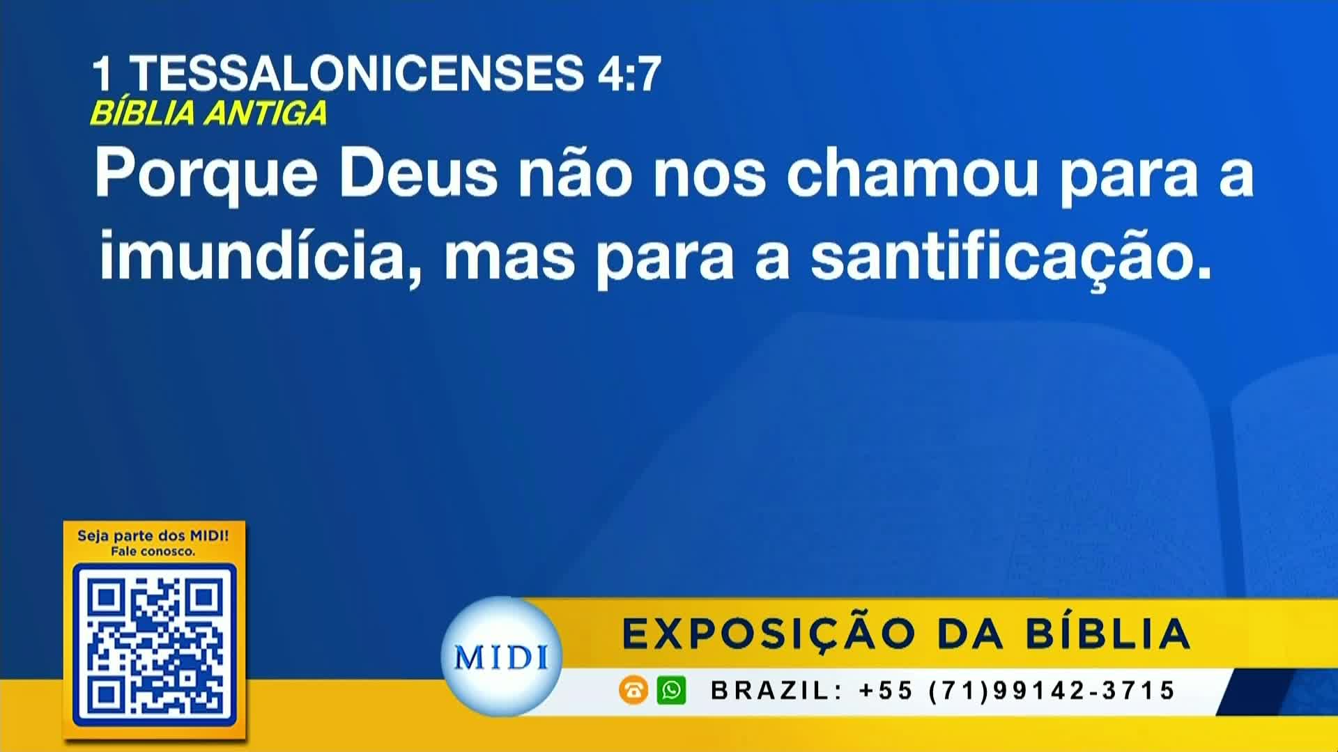 A blue and yellow graphic displays a Bible verse in Portuguese. The bottom right corner lists a phone number with a Brazil country code.
