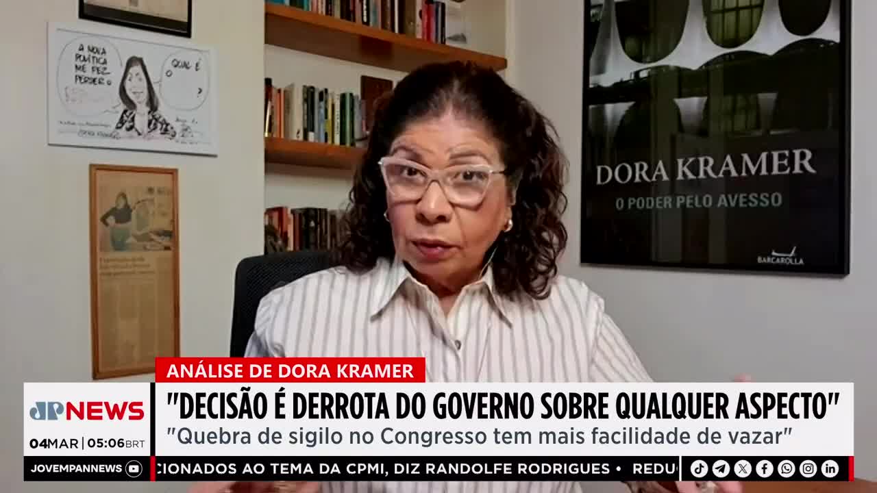 Dora Kramer speaks directly to the camera, her expression serious. A graphic below her reads "Análise de Dora Kramer" and a headline about a government defeat.