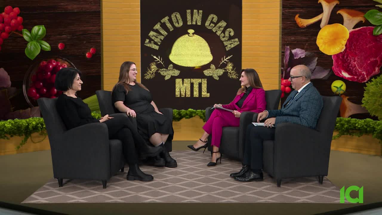 Four people are seated in armchairs, engaged in a conversation on a television set. The backdrop features food illustrations and the words "Fatto in Casa MTL."

