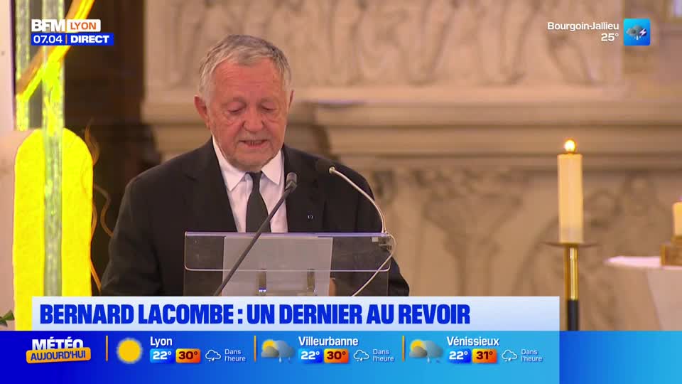 A man in a dark suit speaks into a microphone, his face illuminated by the glow of a candle. The BFM Lyon logo and a weather forecast are displayed at the bottom of the screen.
