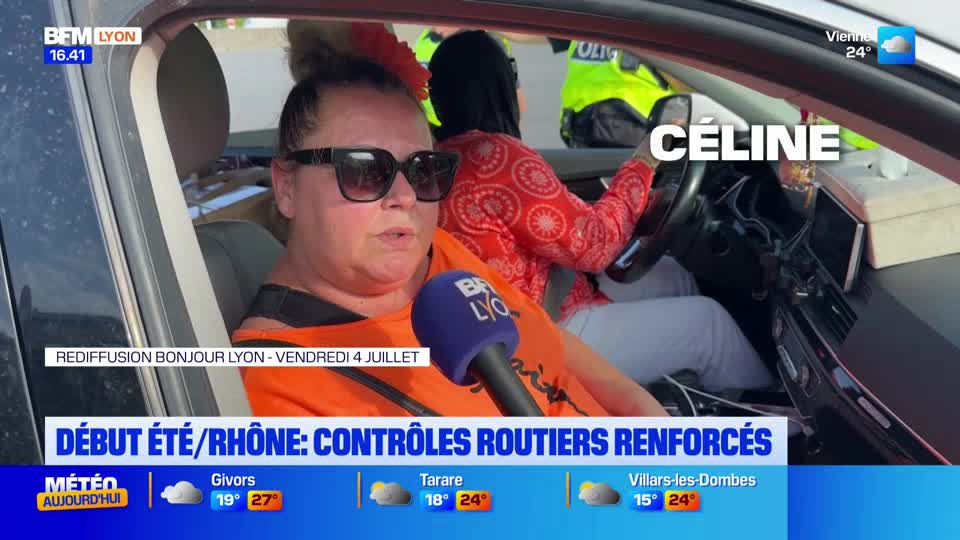 A woman with sunglasses, wearing an orange shirt, speaks into a BFM Lyon microphone. Behind her, a driver in a red patterned shirt sits in the car.
