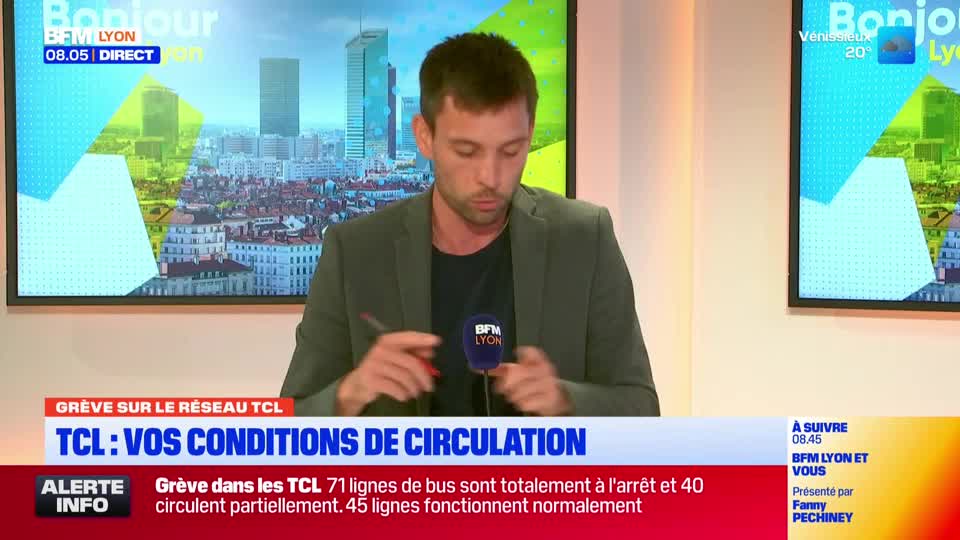 A man in a blazer sits at a desk, speaking into a microphone with the BFM Lyon logo. The screen behind him displays the weather and information about a strike on the TCL public transport network.
