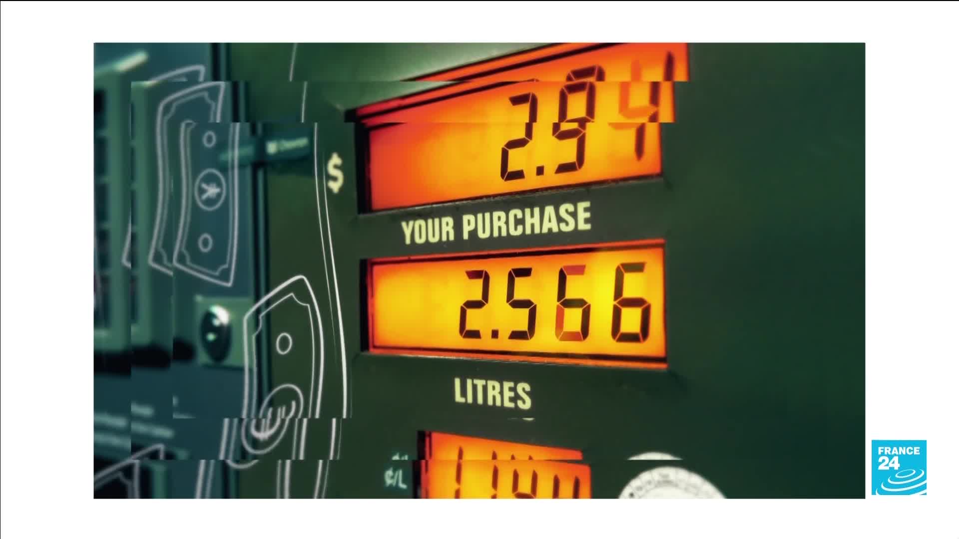 The pump display shows 2.566 litres dispensed, with the price per litre at 2.94. Graphics of euro banknotes are layered on the left side of the screen.