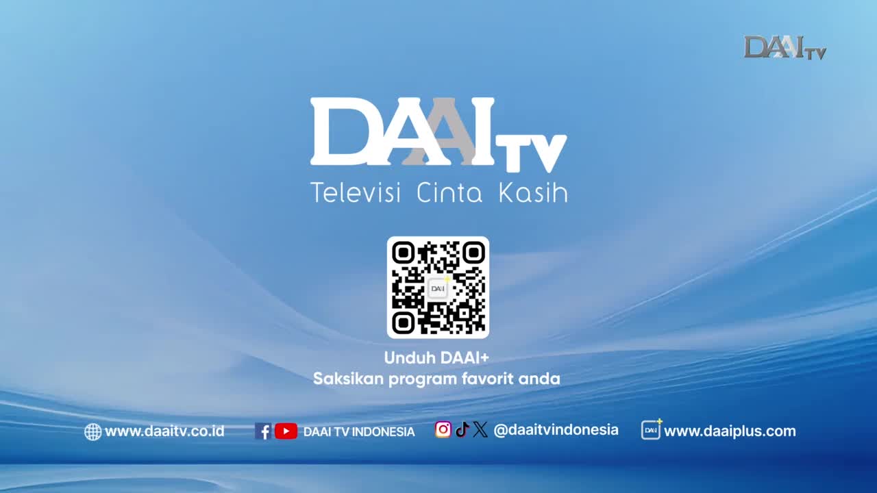 The DAAI TV logo floats against a light blue background, with a QR code inviting viewers to download DAAI+. Below, Indonesian social media handles and website addresses are displayed.
