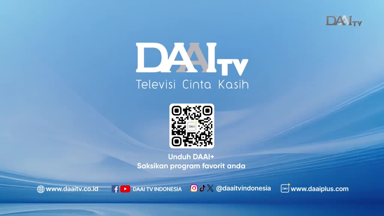 On a gradient blue background, the DAAI TV logo is prominently displayed, along with a QR code inviting viewers in Indonesia to download the DAAI+ app. Below, social media handles and the website address are listed.
