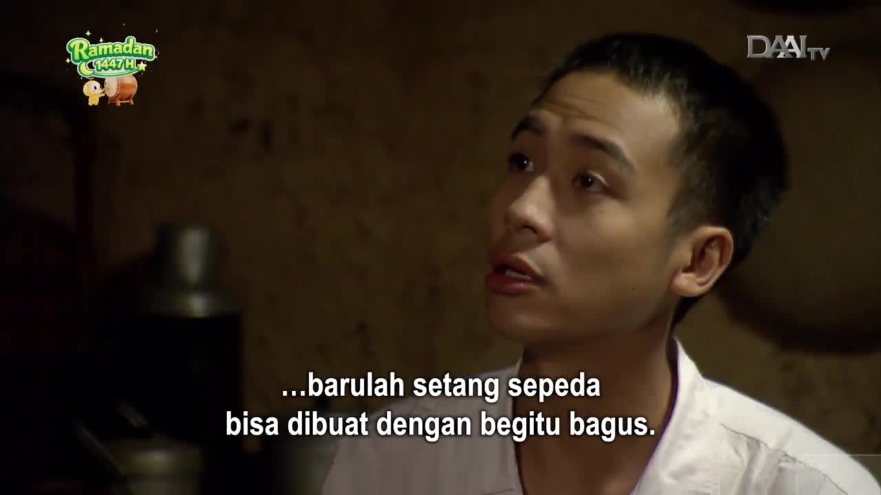 A young man in a white shirt speaks, his gaze directed slightly upward. The DAAI TV logo appears in the upper right corner.