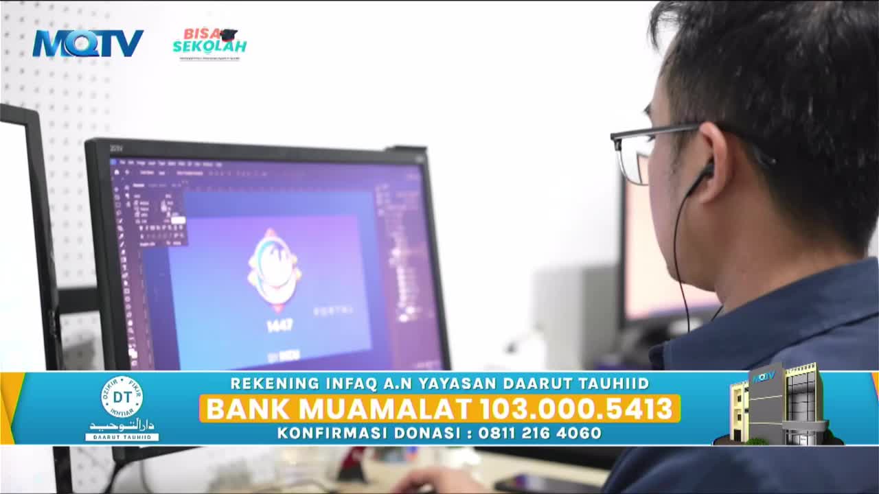 A man with glasses works on a computer, a logo displayed on the screen. Below, a banner from MQTV announces donation details for Yayasan Daarut Tauhiid.