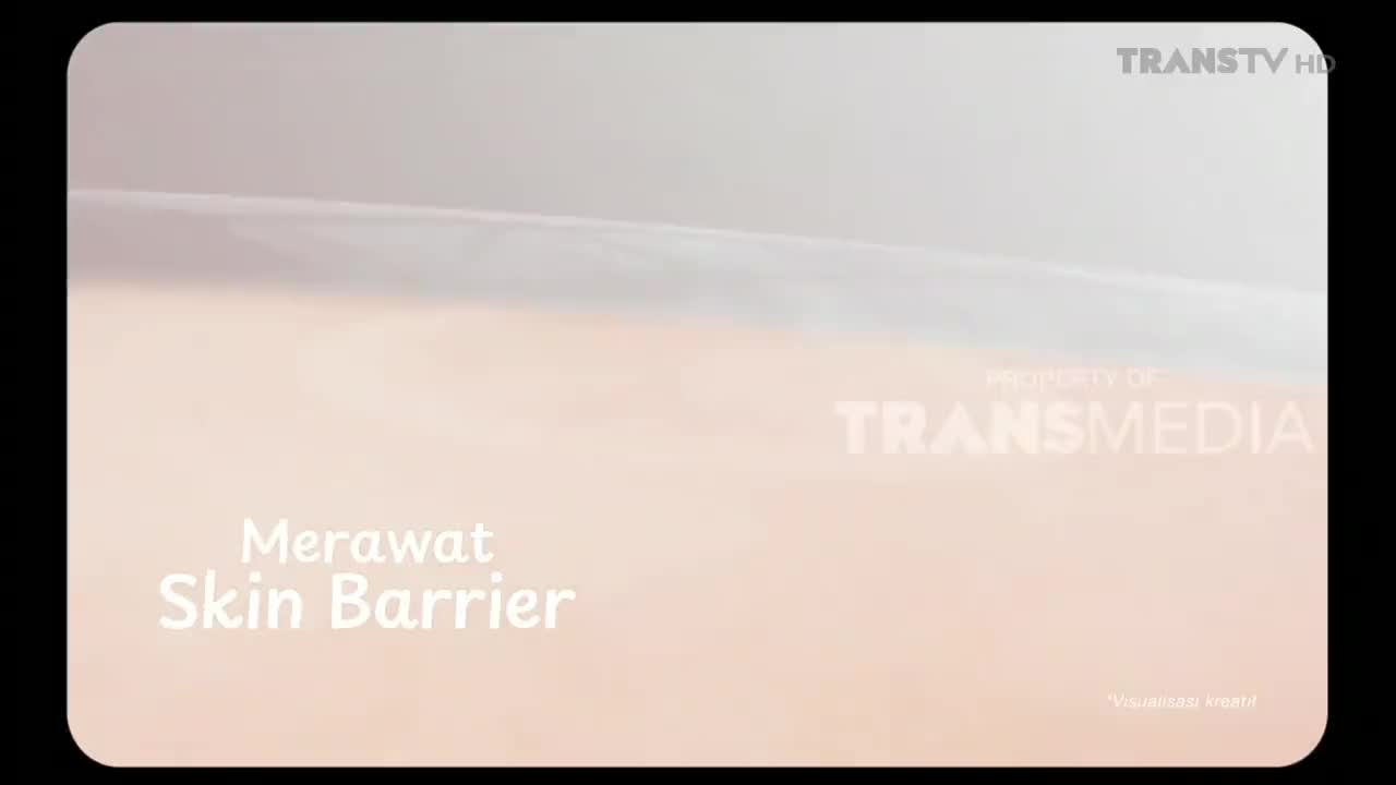 The screen displays a soft, blurred background with the words "Merawat Skin Barrier" in the foreground. The Trans TV logo is visible in the top right corner, indicating the Indonesian television channel.

