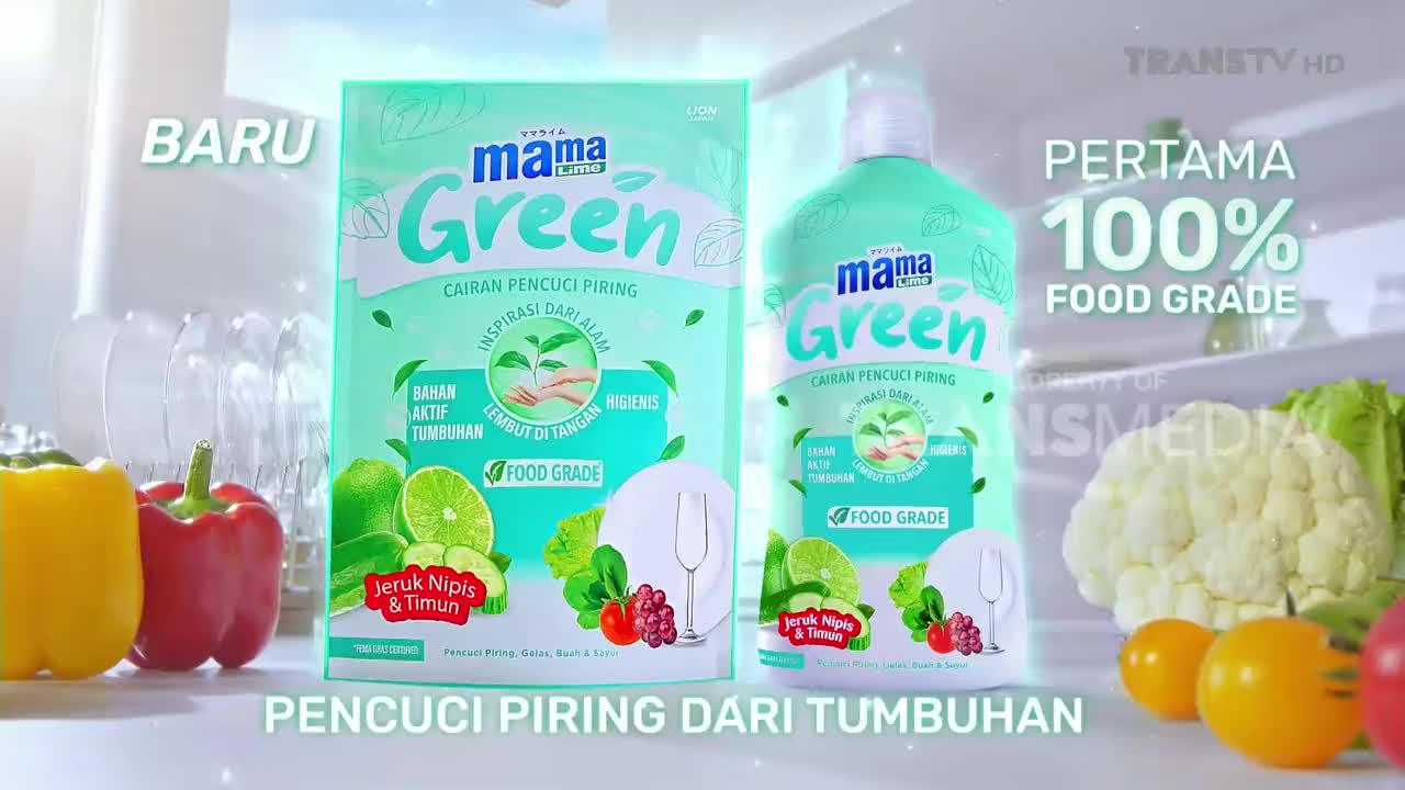 On Trans TV, a commercial for Mama Green dish soap is playing, with a package and bottle of the product surrounded by fresh produce. The text "BARU" and "PERTAMA 100% FOOD GRADE" are prominently displayed.
