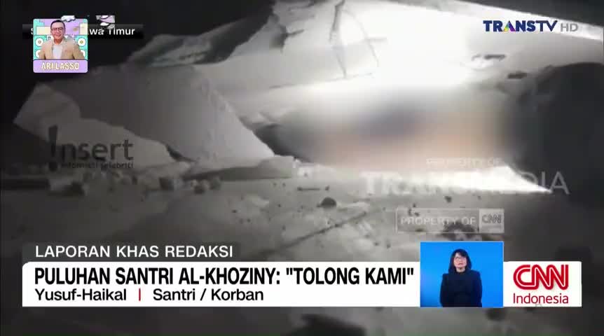 A collapsed structure dominates the screen, with debris scattered below. The Trans TV HD logo sits in the upper right, and a CNN Indonesia graphic is visible at the bottom.
