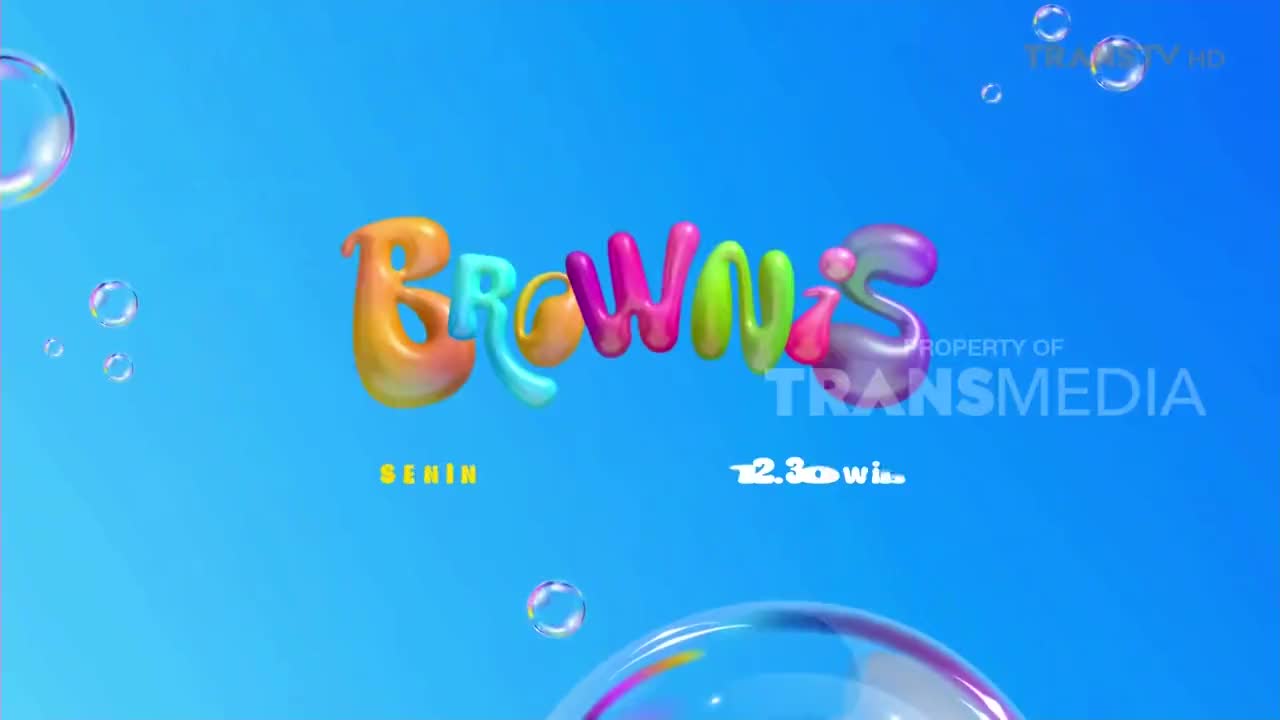 "Brownis," the Indonesian show on Trans TV, is displayed in colorful, bubbly letters against a bright blue background. Floating soap bubbles drift around the logo, with the time and day of the week listed below.
