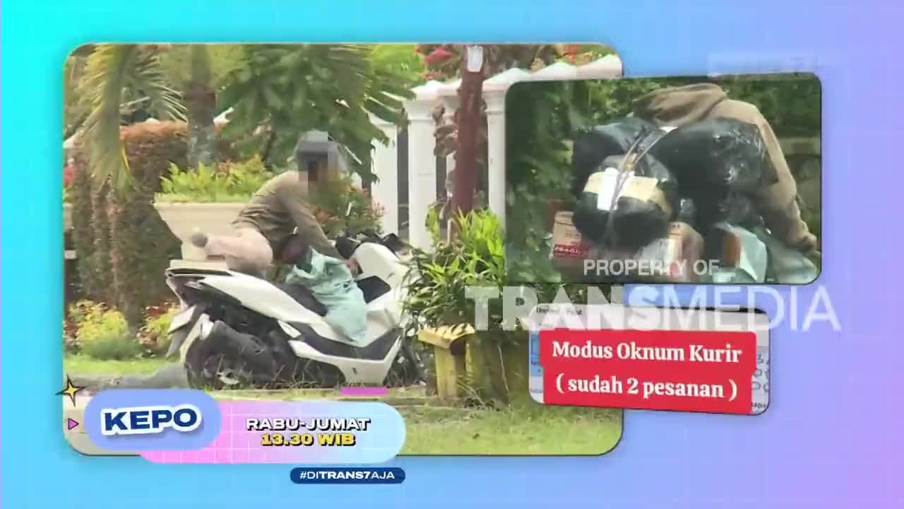 A courier on a white scooter is reaching for a green bag. The Trans7 logo is visible, and a red banner indicates "Modus Oknum Kurir" which translates to "Scammer Courier Modus Operandi." A courier on a white scooter is reaching for a green bag. The Trans7 logo is visible, and a red banner indicates "Modus Oknum Kurir" which translates to "Scammer Courier Modus Operandi."