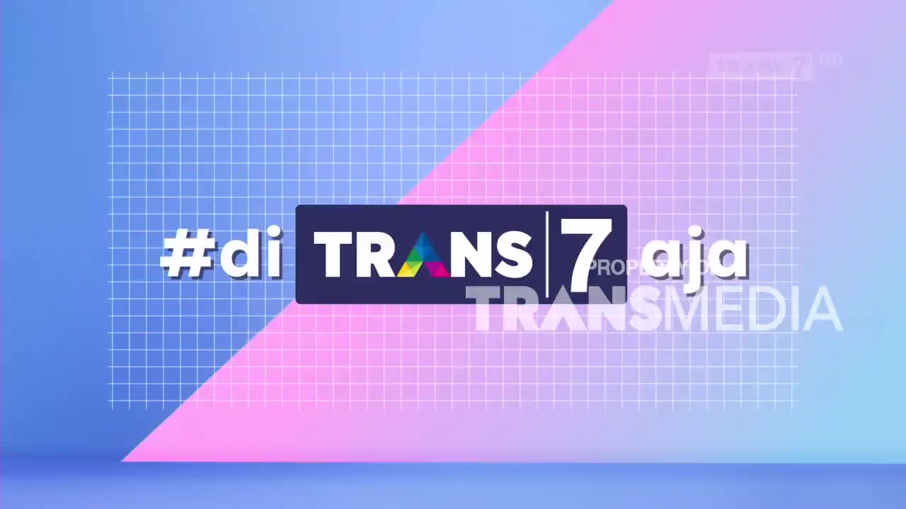 The Trans7 logo appears, bright and bold, against a grid of blue and pink. The hashtag #di TRANS7 aja fills the screen, a clear message from Indonesia's Trans7.