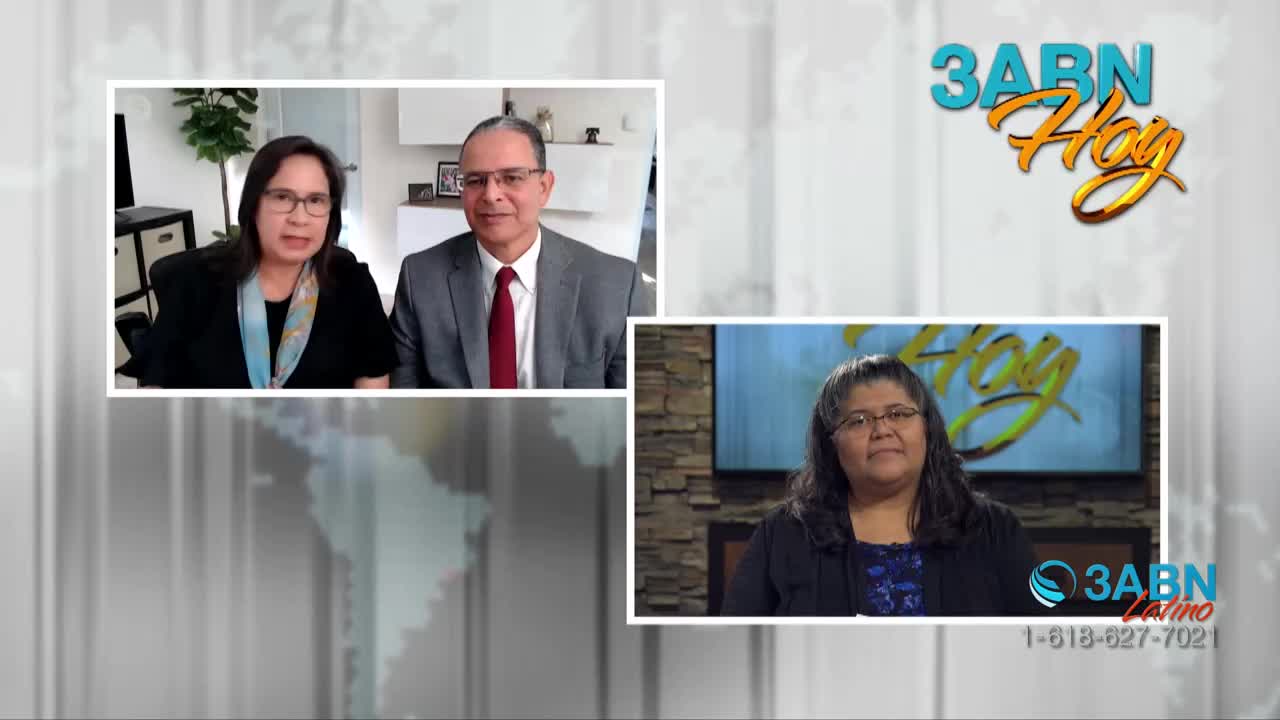 A woman in a black blazer and patterned scarf speaks, while a man in a suit and tie sits beside her. To the right, another woman with glasses looks forward from a studio setting. The 3ABN Latino logo is visible.