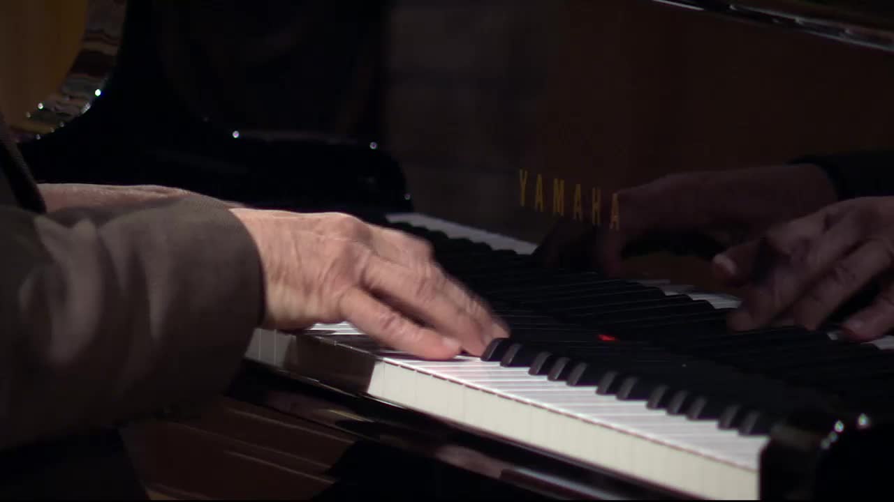 Fingers dance across the Yamaha keys, a familiar sound for 3ABN Praise Him Music Network viewers. The music fills the room as a second set of hands joins the melody.
