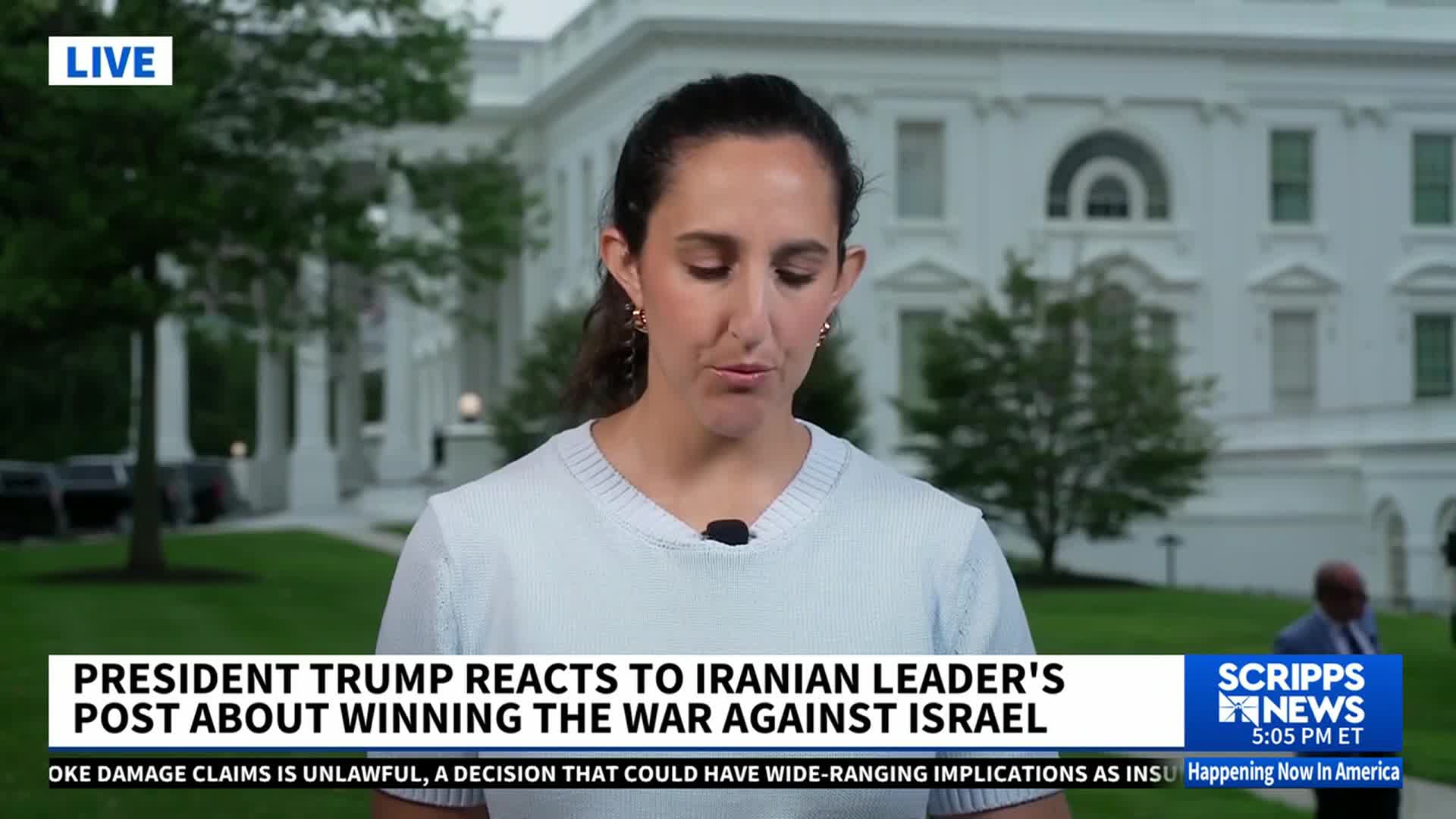A reporter from Scripps News, standing in front of the White House, is speaking directly to the camera. The chyron at the bottom of the screen details President Trump's reaction to a post about the war.
