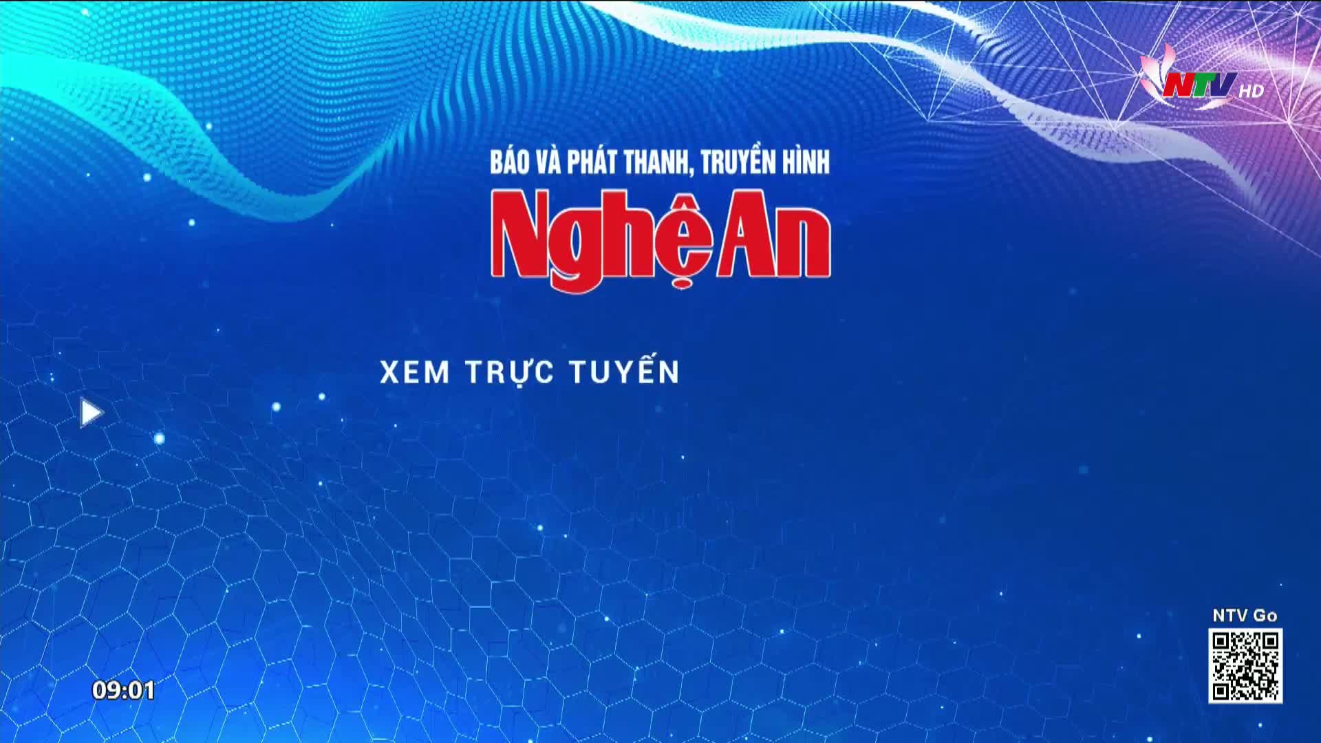 A white triangle, like a play button, sits on the left side of the screen. The words "Báo và Phát thanh, Truyền hình Nghệ An" appear in large red letters, with "XEM TRỰC TUYẾN" below them.
